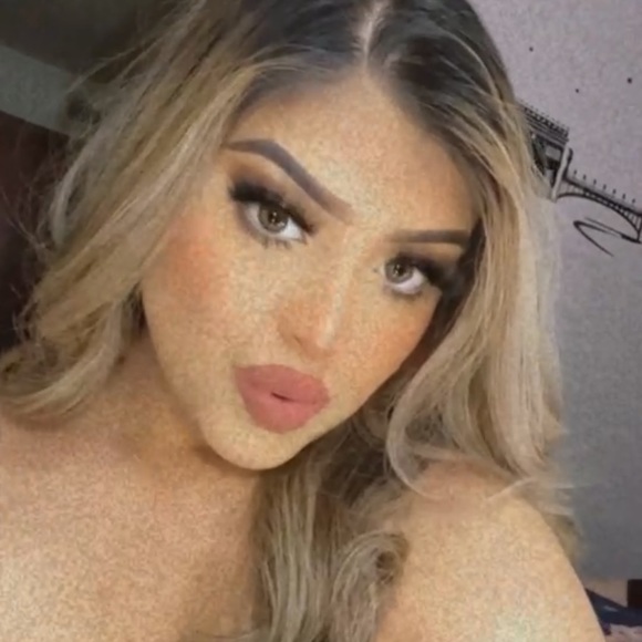 Meet your Posher, Tannia - Picture 1 of 1